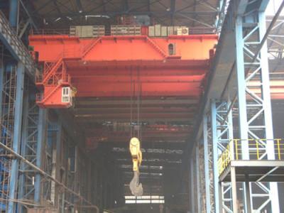 China Metallurgical Foundry Overhead Bridge Crane For Lifting Molten for sale