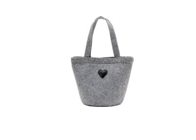 China 20*41 Cm Felt Handbag Fashion Style Heart Pattern With Waterproof Surface for sale
