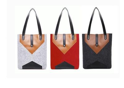 China 33*36 Cm Felt Leather Bag , Lightweight Easy Carrying Felt And Leather Bag for sale