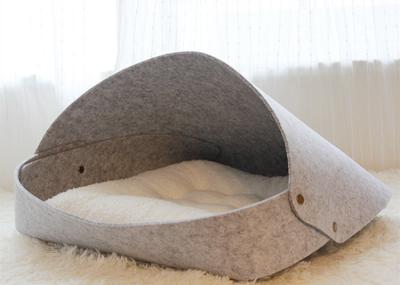 China Cat Breathable 3mm Felt Pet Cave Contains A Pad for sale