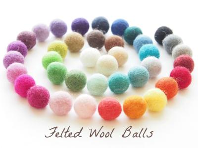 China 0.8 Inch Felt Handicraft Wool Balls For Felting And Garland 30 Colors for sale
