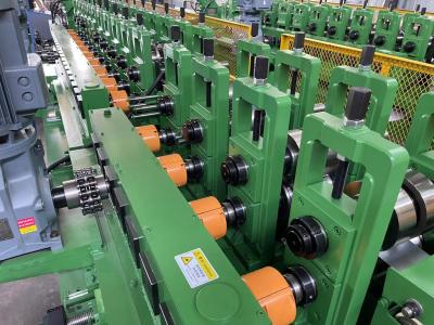 Chine Efficiency Roll Forming Machine For Roofing Sheets 18-20 Stations Custom Length 70Mm Rollers 1000Mm à vendre