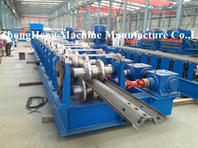 China A máquina do Rollforming do trilho de protetor lamina a formação do equipamento com perfuração hidráulica à venda