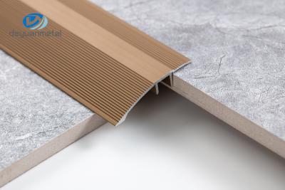 Chine le bord en aluminium de plancher de 3m équilibrent la taille résistante gigaoctet de 30mm approuvée à vendre