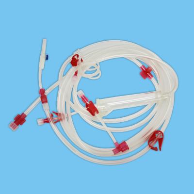 中国 注文の使い捨て可能な血の管は透析 IVセットの注入および注入装置を置いた 販売のため