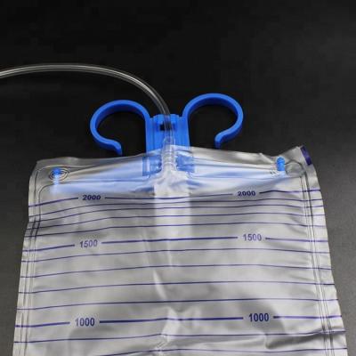 China CE PVC Medical Disposable Urine Bags 2000 Ml Catheter Bag With 90cm Inlet Tube for sale