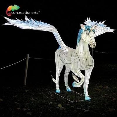 China Criatura mítica occidental Unicorn Lantern Colorful Outdoor Lanterns 110V 220V en venta