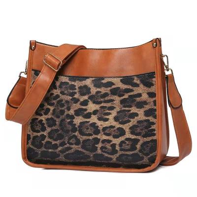 China High Quality Adjustable Long Leopard Strap Vegan Leather Crossbody Messenger Bags Women Shoulder Bag Square Small Purse for sale