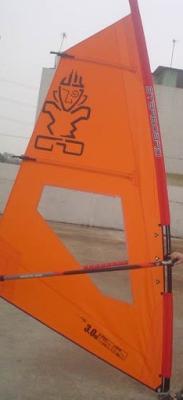 China 2.5m Naranja Inflable Vela de Windsurf 7-25 nudos Rango de viento Logotipo personalizado en venta