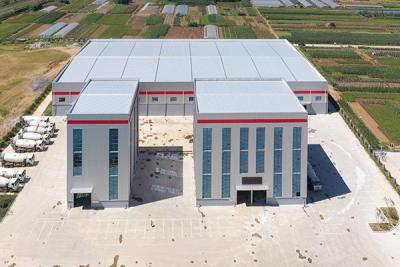 China Edificios de acero prefabricados de alta resistencia galvanizados en caliente pintados en venta