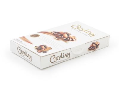 Китай Подарочные коробки с окном, коробки конфеты шоколада логотипа сусального золота бумажные для шоколадов продается