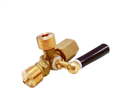 China DIN Standard Brass 3 Way Gauge Cock Valve With Brass Nut for sale