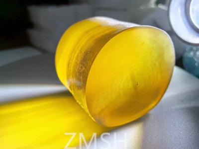 China Saphir dorado artificial piedra preciosa en bruto escala de dureza de Mohs de 9 cristal para joyería en venta