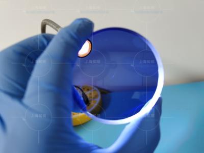 China Bloque de rubíes sintético del zafiro coloreado diámetro 1 - 120m m de la lente del zafiro en venta
