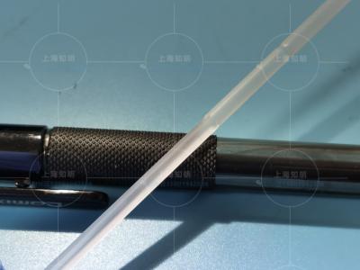 China Zafiro superficial pulido Rod de cristal con pureza elevada de la dureza recta del reborde 9,0 en venta