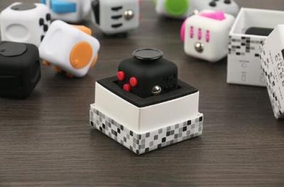 China Squeeze Fun Stress Reliever Gifts Fidget Cube Relieves Anxiety and Stress Juguet For Adults Children Fidget cube for sale