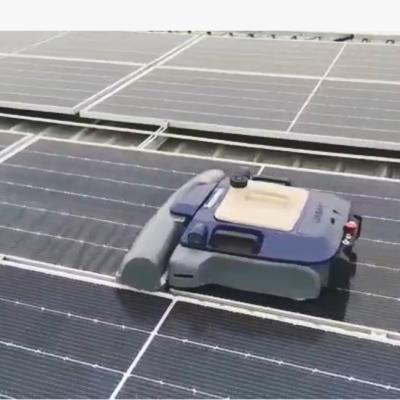 China Revolutionary Solar Panel Washing Robot For Fast And Effective Cleaning en venta