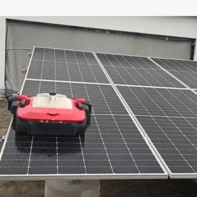 China Un robot de última generación que limpia paneles solares con tecnología revolucionaria de pulverización en venta