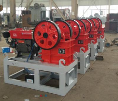 China Triturador de maxila móvel da mineração diesel do triturador de pedra PE400x600 à venda