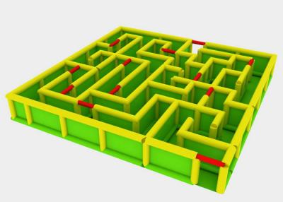 Chine Le labyrinthe gonflable de labyrinthe de jeux de sports de bâches de PVC badine le terrain de jeu à vendre