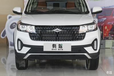 China Economical Practical Fuel 4 Wheel Drive SUV Family Car BAIC Ruixiang X3 for sale