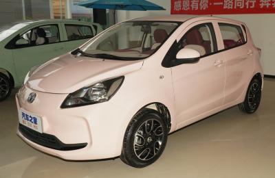 China Mini EV 5-deurs 5-zits hatchback-auto's 101 km / u hoge kosteneffectiviteit Te koop