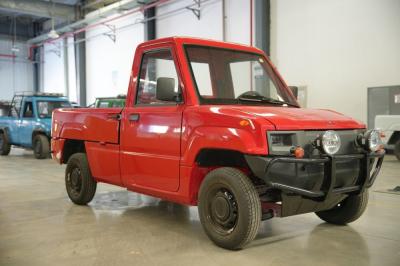 Chine 2 Seats Electric Pickup Trucks With Double Wishbone Coil Spring Independent Suspension à vendre