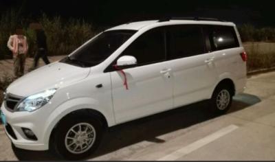 Китай BAIC Inventory Van 1.5L Бензиновый многоцелевой автомобиль MPV 5MT H2E из Китая продается
