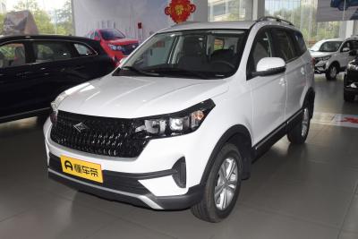 China 7 Seats Gasoline Engine SUV BAIC RUIXIANG X3 White Flexible Trunk Space Sport-Utility Vehicle for sale