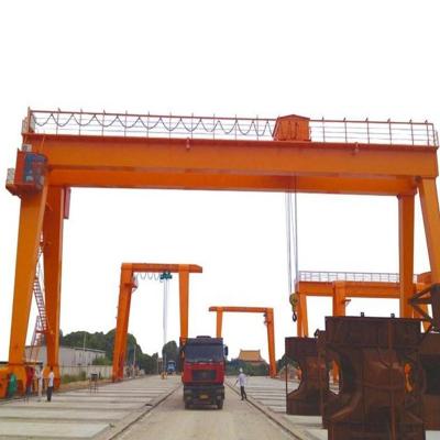 China 20 toneladas viga doble de 32 toneladas un tipo grúa de pórtico móvil para el astillero y el puerto en venta