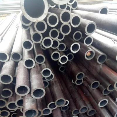 China Tubos de aço carbono de 6 metros de comprimento tubos de aço ligado sem costura Grade X70 Tubo de parede espessa para indústria de petróleo e gás à venda