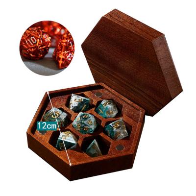 China Handmade Durable Resin Polyhedral Dice Set Sturdy 7 Pcs Size 12cm for sale