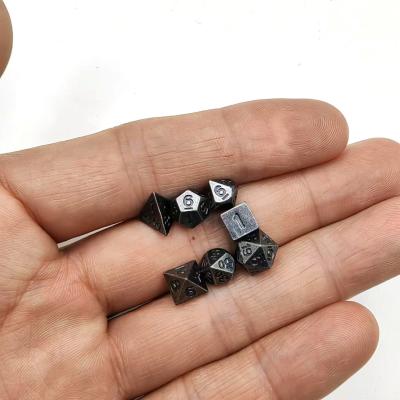 China Dado mini poliédrico pequeno papel de RPG de metal personalizado para DND à venda