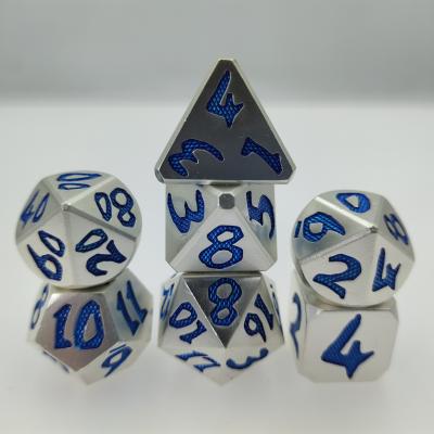 China Portable Hand Poured RPG Dice Hand Polished Wear Resistant Polyhedral 7 Die en venta