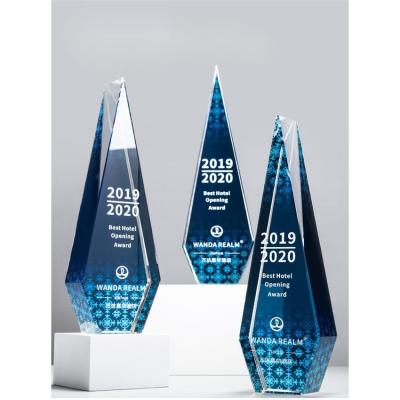 Chine Blue Crystal Resin Trophy Clear Wear - Resistant Customized à vendre