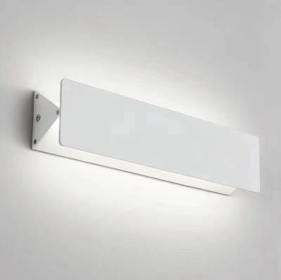 China Modern Wall Mounted LED Lamps 3000k CCT L20 Mm 	 AC85-265V Adjustable for sale