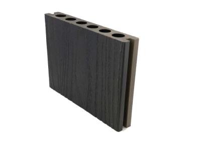 China Perfil de pavimentação de madeira lixado 57mmX32mm 5.4m resistentes UV do fim à venda