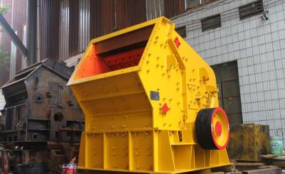 China Máquina hidráulica llena de la trituradora de impacto para la máquina de la trituradora de piedra en venta