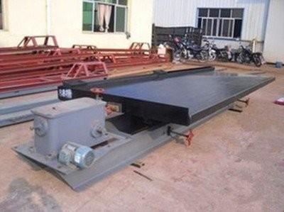 중국 1.1kw Gold Mining Shaker Table machine Mineral Separator Energy Efficient 판매용