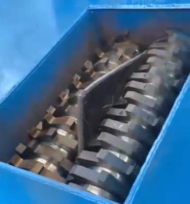 China Metallurgie-Maschinen-Gummireifen-Abfall-Plastik füllt Metallabfall-Reißwolf-Maschine ab zu verkaufen