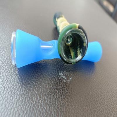 Chine Silicone Mini Bong Dry Herb Glass Tubes à fumer Pipe à eau en verre à vendre