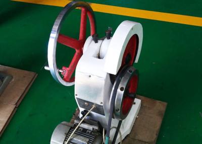 Cina macchina di compressione della compressa 6000pcs/H, attrezzatura farmaceutica della stampa della compressa del laboratorio in vendita