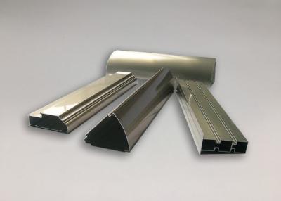China El aluminio de la electroforesis 6063 T5 sacó protuberancia de aluminio triangular de los perfiles en venta