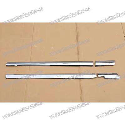 China Chrome Door Garnish Set For Nissan UD Quon CD4 Nissan Truck Spare Body Parts for sale