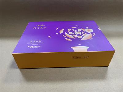 China Cajas de regalo cosméticas de papel brillante FSC Cajas de regalo de cartón personalizadas en venta