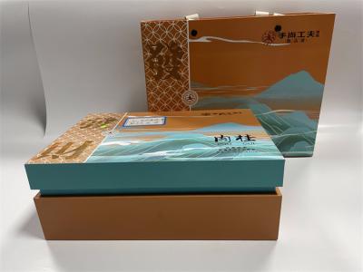 China Caja de regalo de papel de estampado de papel CYMK Caja de cartón cuadrada con tapa con logotipo personalizado en venta