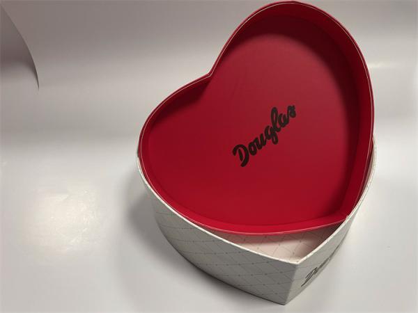 Quality Red Cardboard Heart Box CMYK Cardboard Box With Magnetic Closure for sale