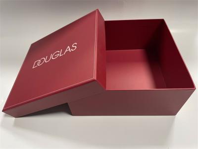 China Caja de regalo magnética roja personalizada CMYK Cajas rectangulares personalizadas magnéticas en venta