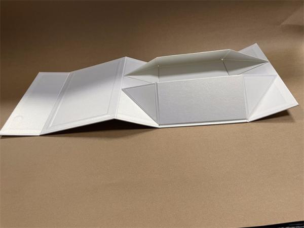 Quality Eco Friendly Collapsible Paper Box Recyclable White Cardboard Gift Box for sale