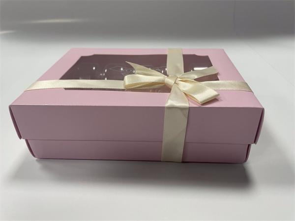 Quality Cardboard 6 Macaron Packaging Magnetic Closure Macaron Gift Box for sale